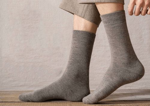 襪子 被忽視的時尚細(xì)節(jié)，還是品味的敗筆？